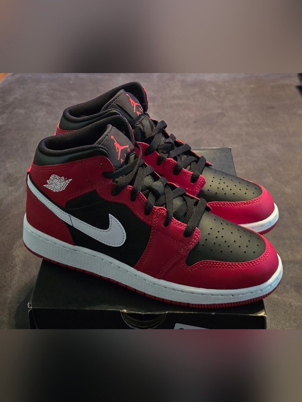 Jordan 1 Meds 6Y Boys Or Womens in Black/Red/White
